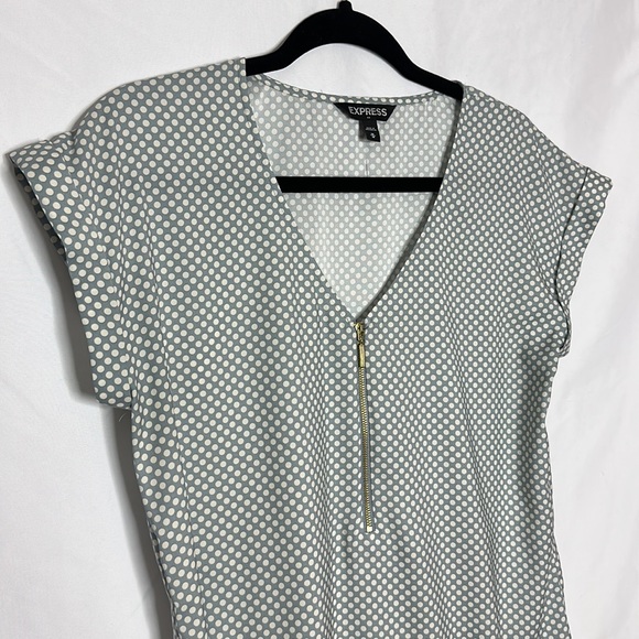 Express Zip-Up Short Sleeve Blouse - Picture 2 of 5